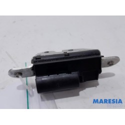 Fiat - 500 - Tailgate lock mechanism