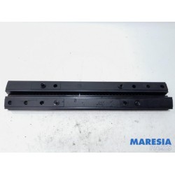 Renault - Espace - Stoel Rails rechts