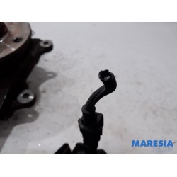Renault - Trafic - Knuckle, front right