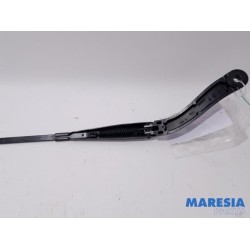 Renault - Trafic - Front wiper arm