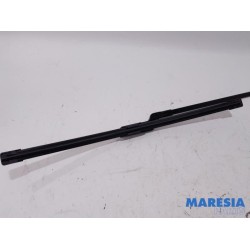Renault - Trafic - Front wiper arm