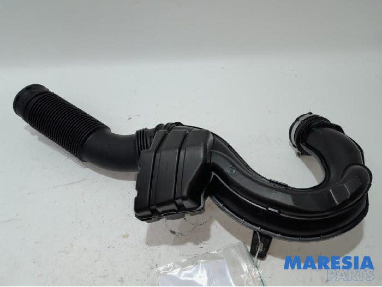 Renault - Trafic - Air intake hose