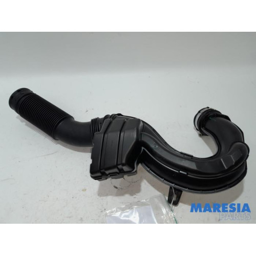 Renault - Trafic - Air intake hose