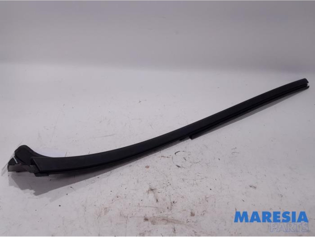 Renault - Trafic - Frontscreen frame