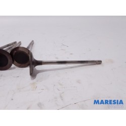 Renault - Clio - Induction valve