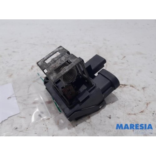 Peugeot - 208 - Cooling fan resistor