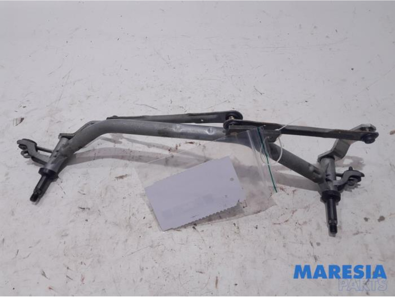 Peugeot - 208 - Wiper mechanism