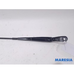 Peugeot - 208 - Front wiper arm