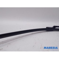 Peugeot - 208 - Front wiper arm