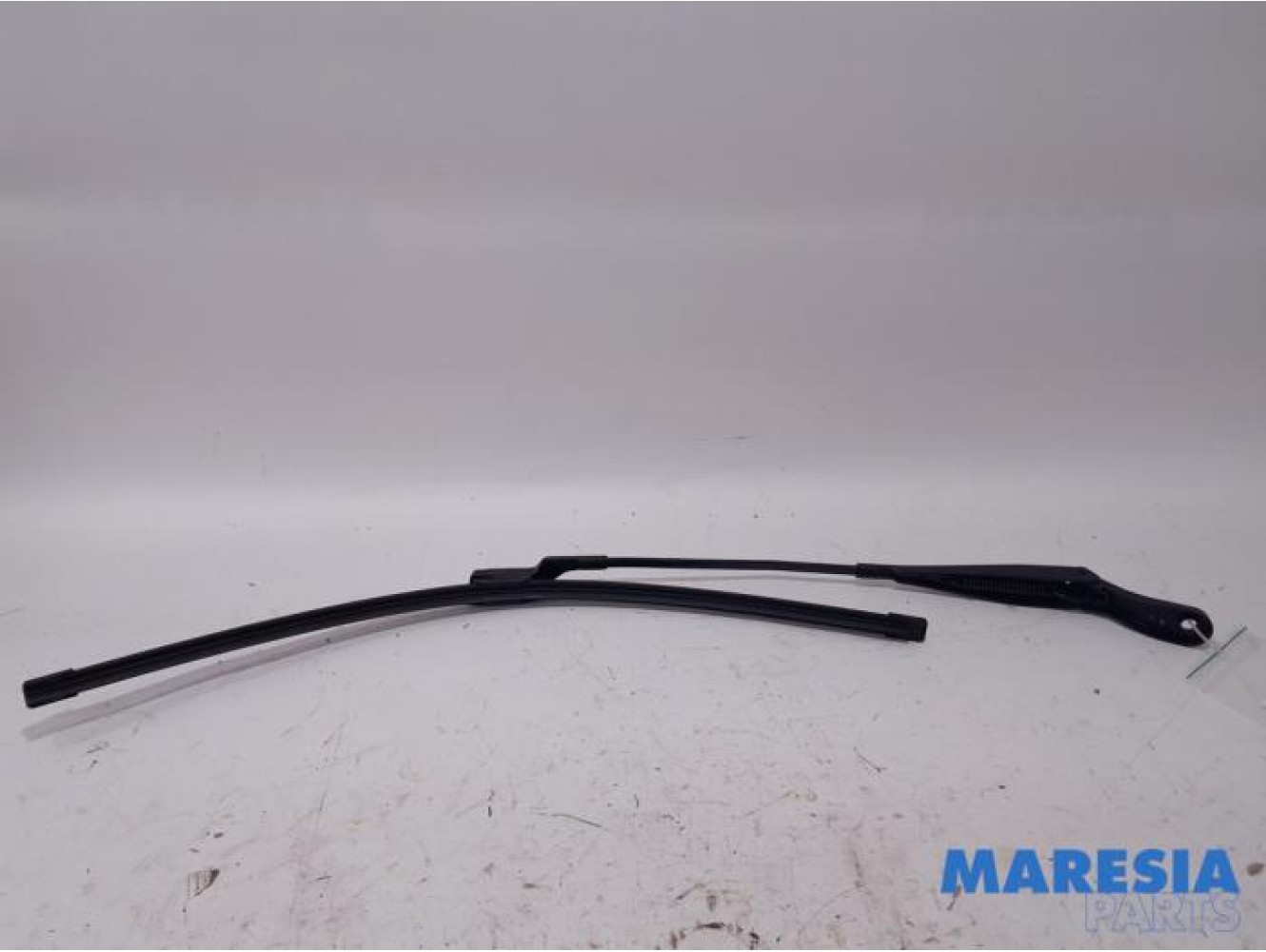Peugeot - 208 - Front wiper arm
