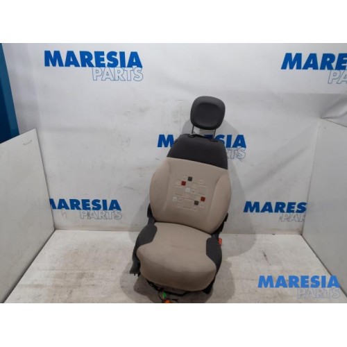 Fiat - Panda - Seat, right