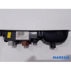 Renault - Espace - Multi-functional window switch
