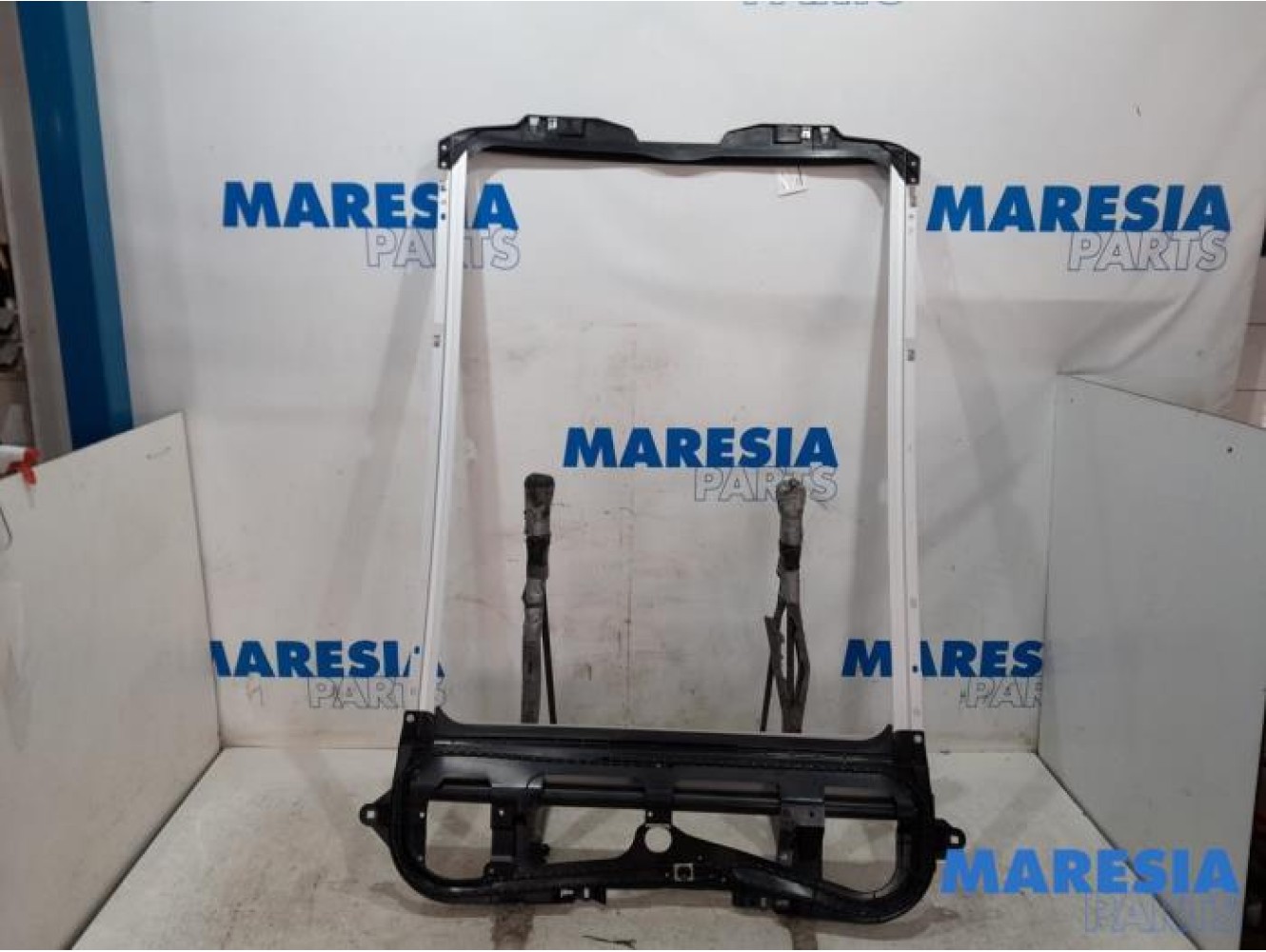 Peugeot - 3008 - Sliding headliner mechanism