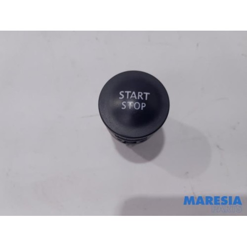 Renault - Clio - Start/Stopp Schalter