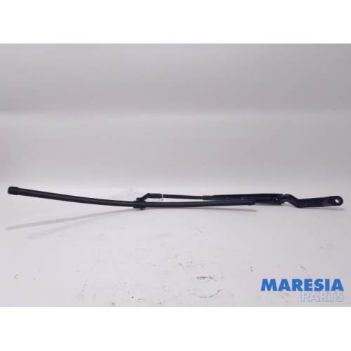 Renault - Espace - Front wiper arm