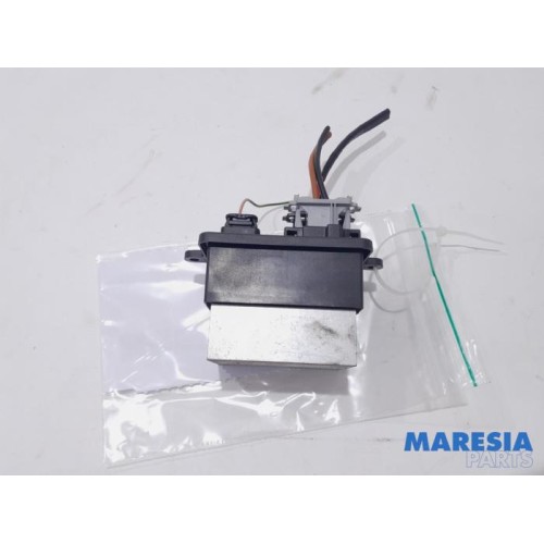 Renault - Clio - Heater resistor