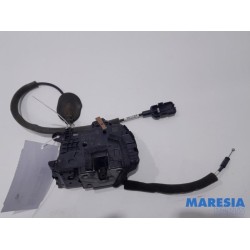 Renault - Clio - Front door lock mechanism 4-door, right