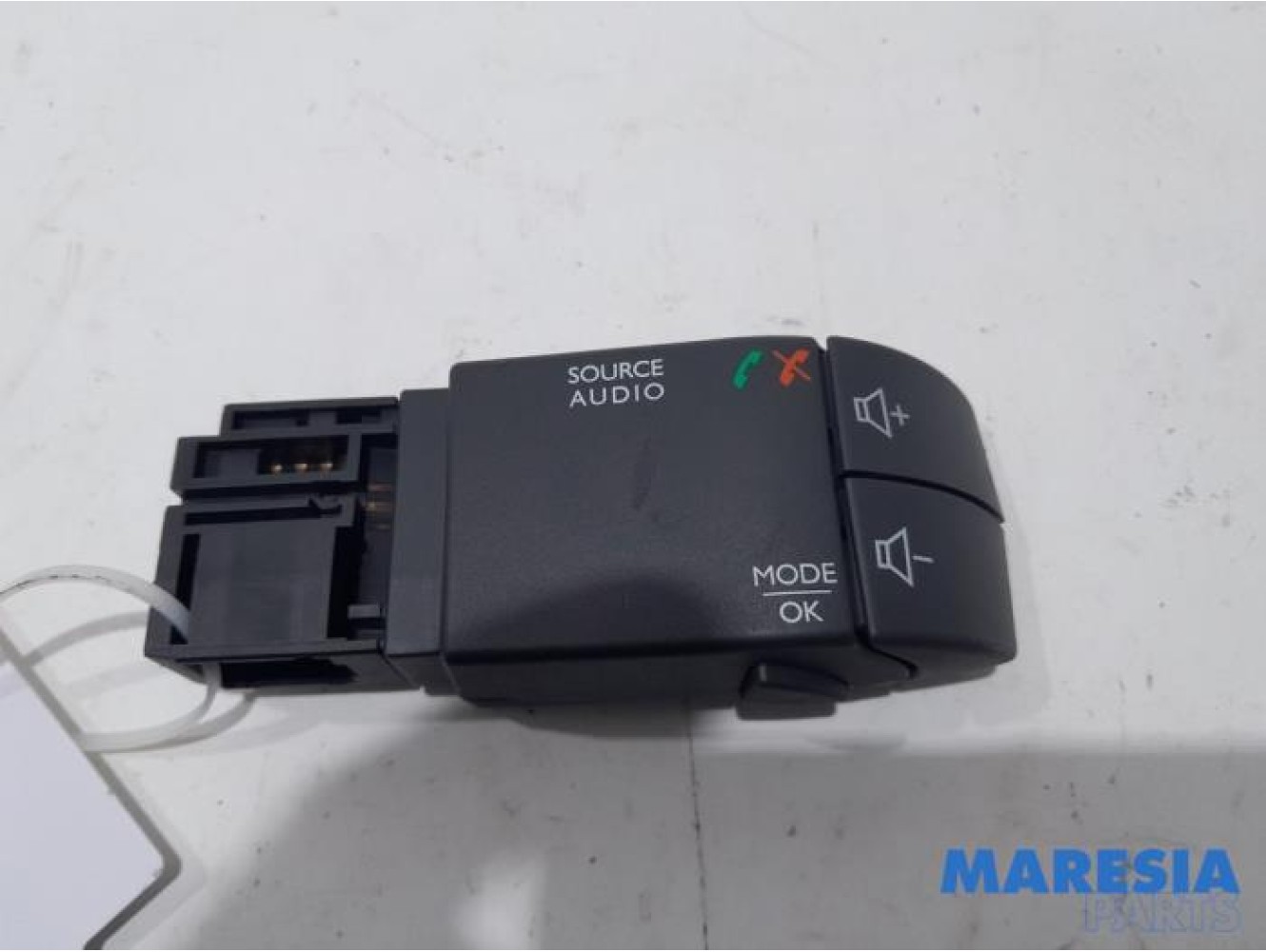 Renault - Clio - Commande radio volant