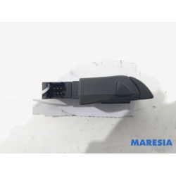 Renault - Clio - Commande radio volant
