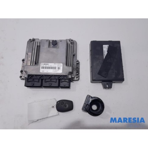 Renault - Trafic - Engine management computer