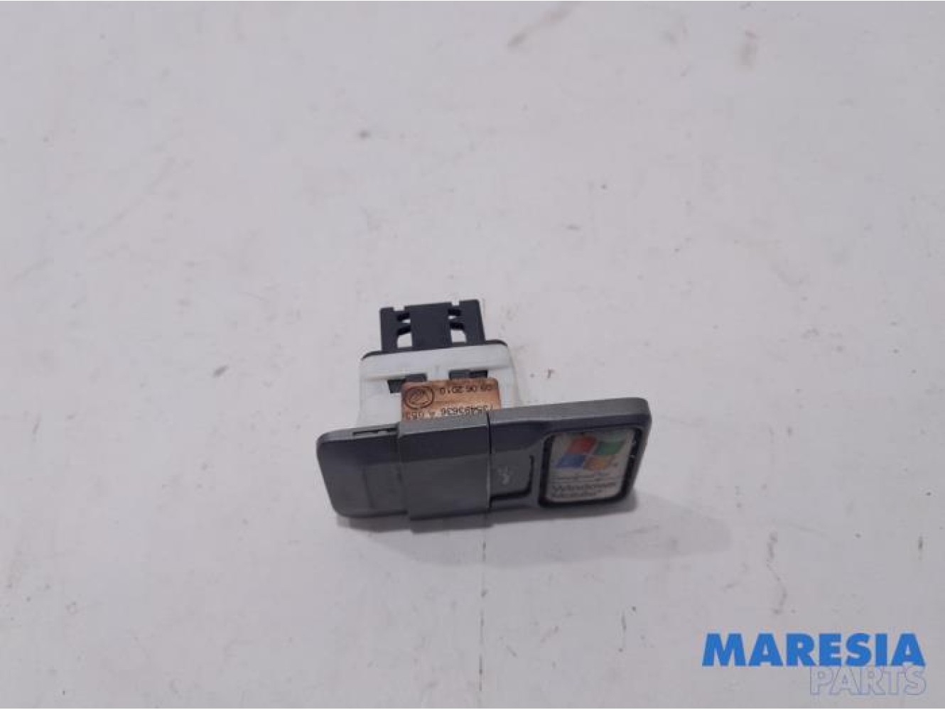Fiat - Punto - AUX / USB connection