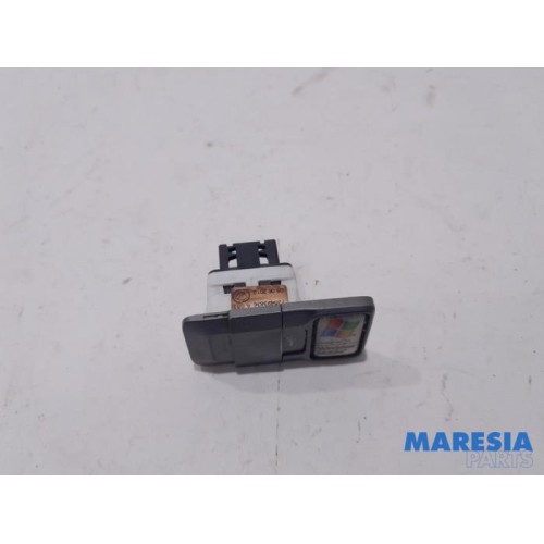 Fiat - Punto - AUX / USB connection