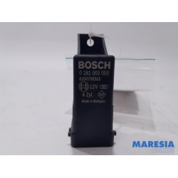 Renault - Trafic - Glow plug relay