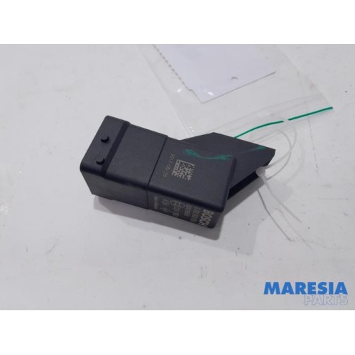 Renault - Trafic - Glow plug relay