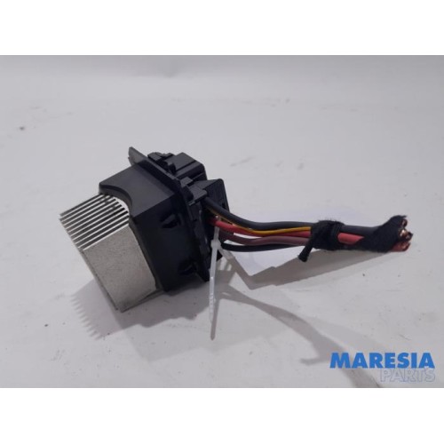 Renault - Trafic - Heater resistor