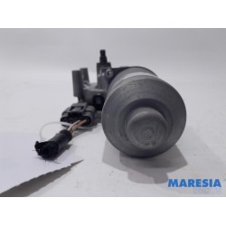 Renault - Trafic - Front wiper motor