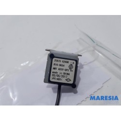 Renault - Trafic - GPS Antenne