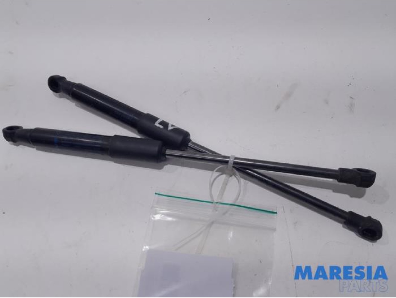 Renault - Trafic - Set of bonnet gas struts