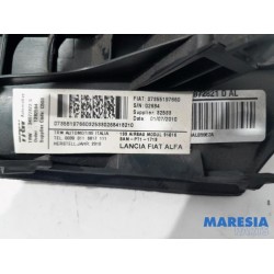 Fiat - Punto - Airbag knie links