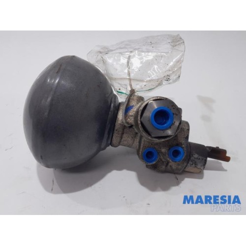 Citroen - C5 - HD controller (suspension)