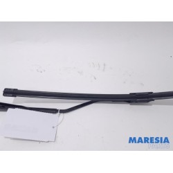 Renault - Captur - Front wiper arm