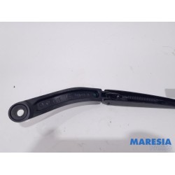 Renault - Captur - Front wiper arm