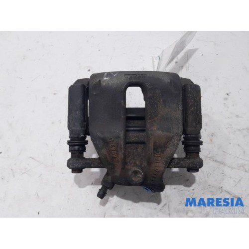 Renault - Captur - Front brake calliper, left