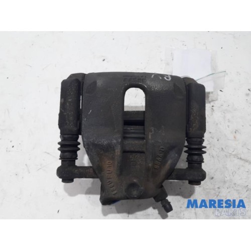 Renault - Captur - Front brake calliper, right