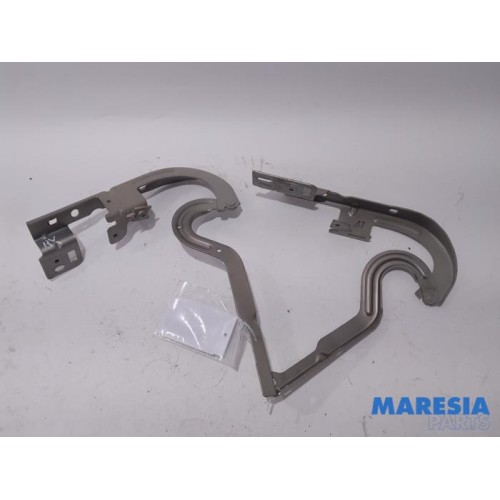 Peugeot - 3008 - Bonnet Hinge