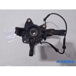 Renault - Clio - Knuckle, front right