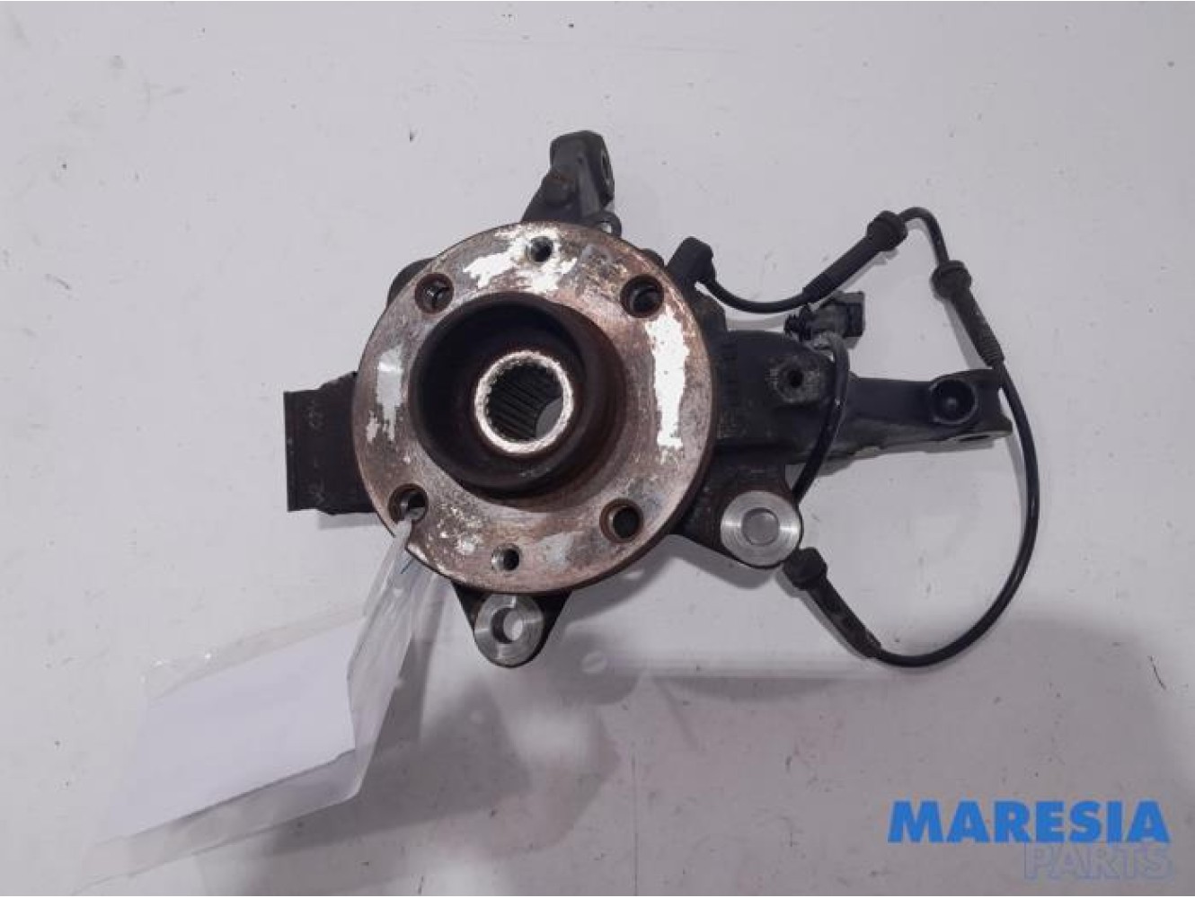 Renault - Clio - Knuckle, front right