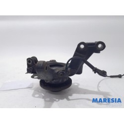 Renault - Clio - Knuckle, front right