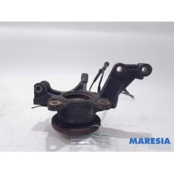 Renault - Clio - Knuckle, front left