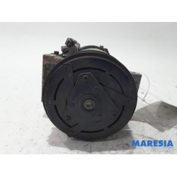 Renault - Clio - Air conditioning pump