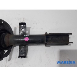 Renault - Clio - Front shock absorber rod, right