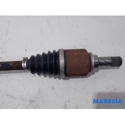 Renault - Clio - Front drive shaft, left