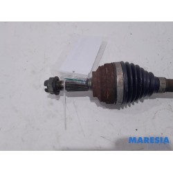 Renault - Clio - Front drive shaft, left