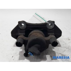 Renault - Clio - Front brake calliper, right