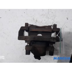 Renault - Clio - Front brake calliper, right