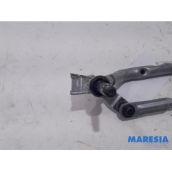 Renault - Clio - Wiper mechanism
